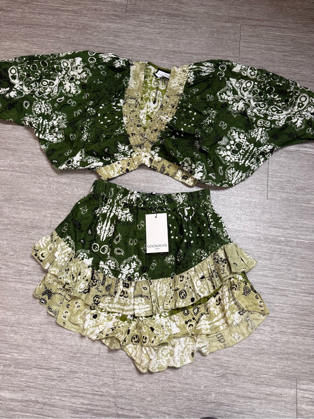 Gold & Silver Paris Khaki Bandana Print Shirt & Ruffle Shorts Set T2 NWT Boho